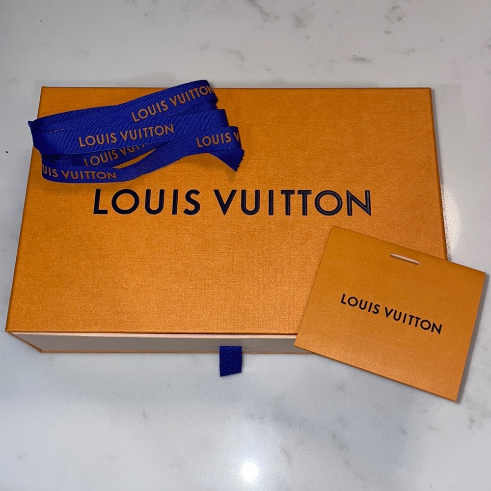 Louis Vuitton Box with ribbon and card